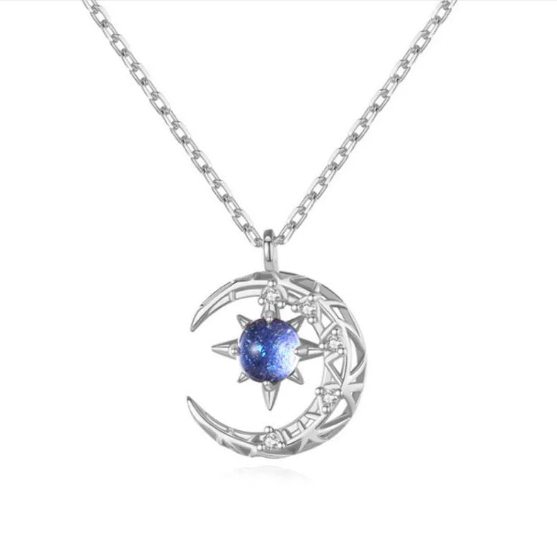 Elegante Halskette mit Mond und Stern